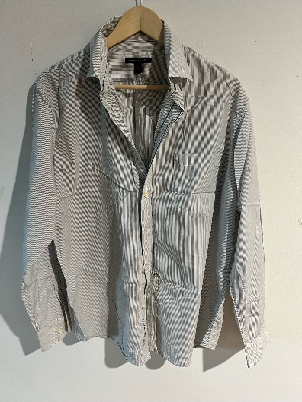 Banana Republic Men's Light Gray Striped Casual Button-Down Shirt